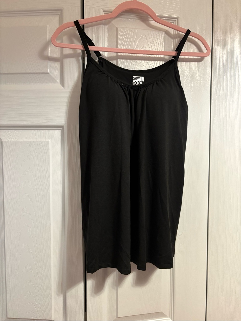 Women’s 32 Degrees tank top with built in bra black - size M